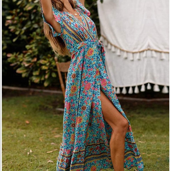 Gorgeous wrap dress in turquoise print! - Picture 6 of 10